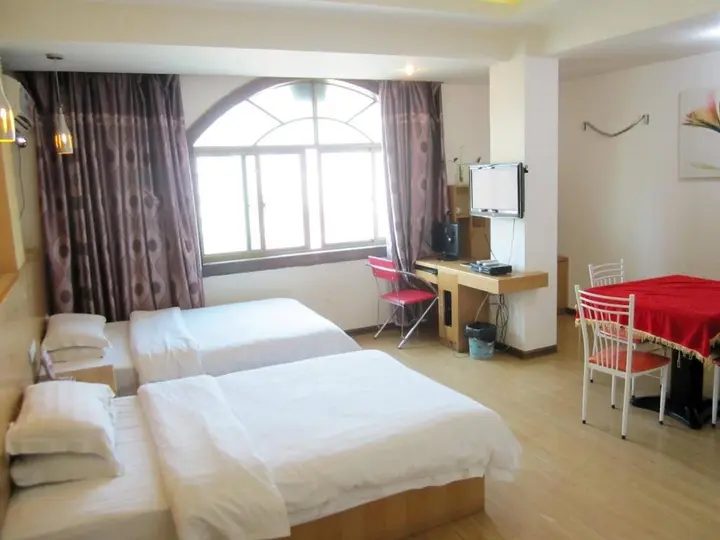 Хэчжоу: Hezhou E-age Hotel