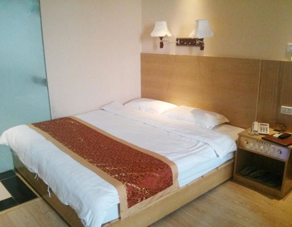 Гуйлинь: Liang Guang Business Hotel- Guilin