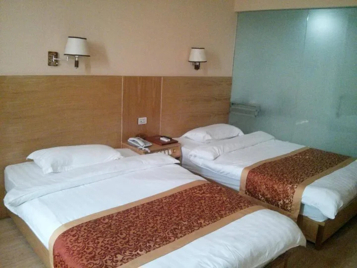 Гуйлинь: Liang Guang Business Hotel- Guilin