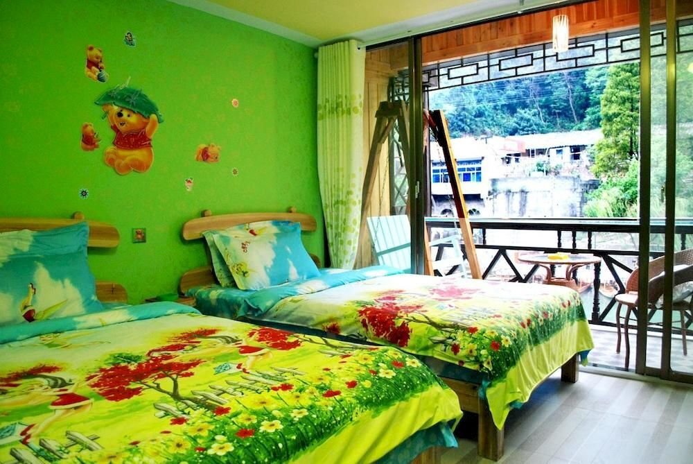 Сянси: Fenghuang Lifetime True Love Hotel