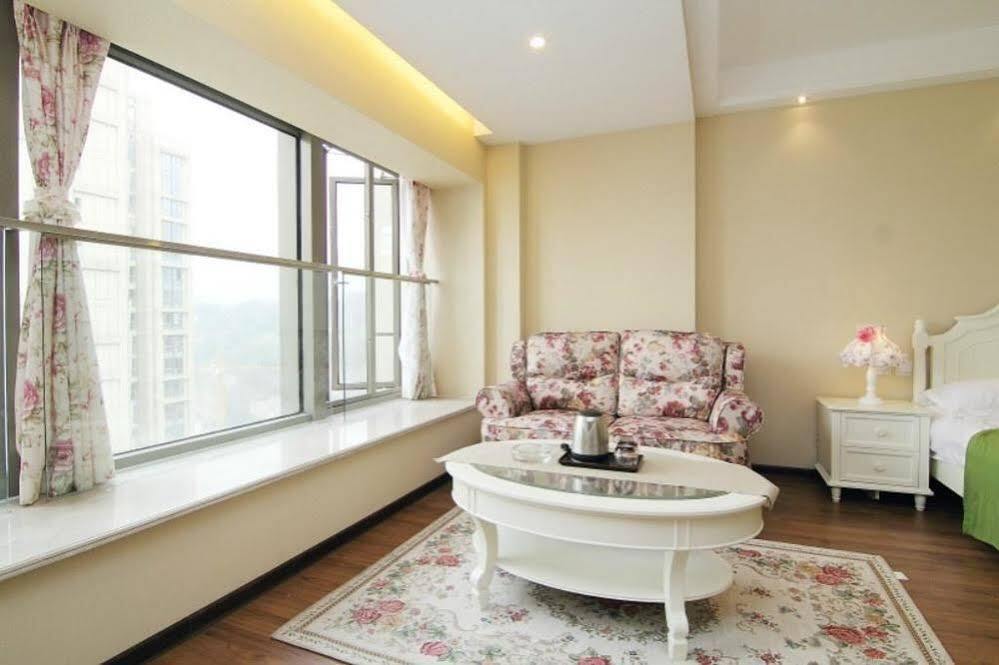 Чунцин: Chongqing Impression Riverside Apartment