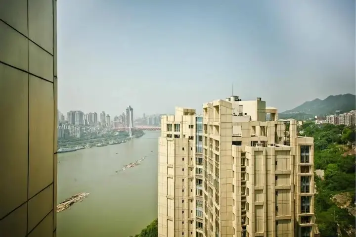 Чунцин: Chongqing Impression Riverside Apartment
