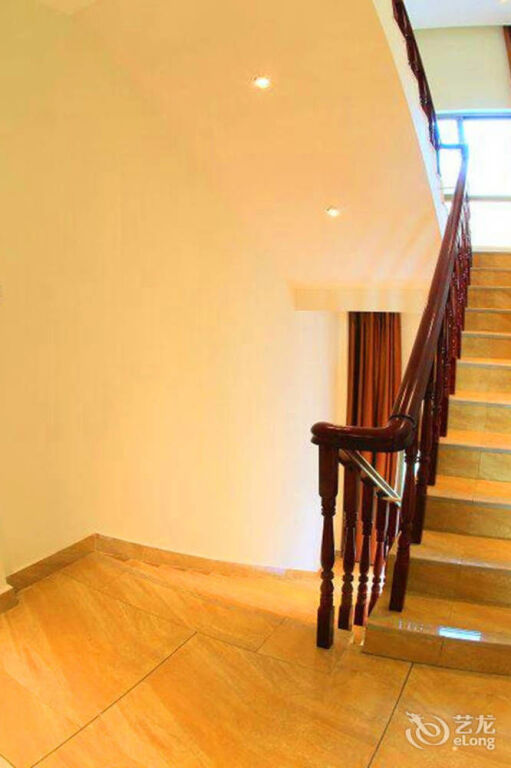 Шанграо: Wuyuan Huayuan Mountain Villa