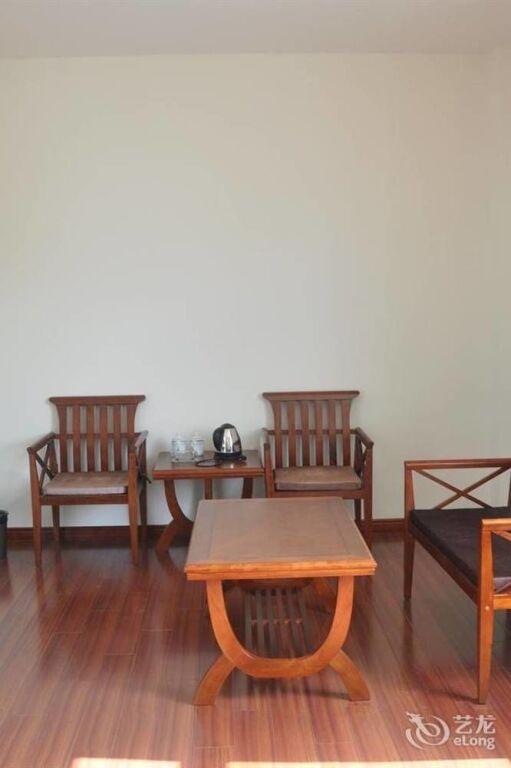 Шанграо: Wuyuan Huayuan Mountain Villa