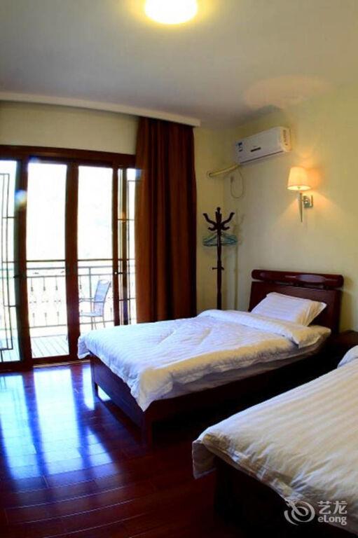 Шанграо: Wuyuan Huayuan Mountain Villa