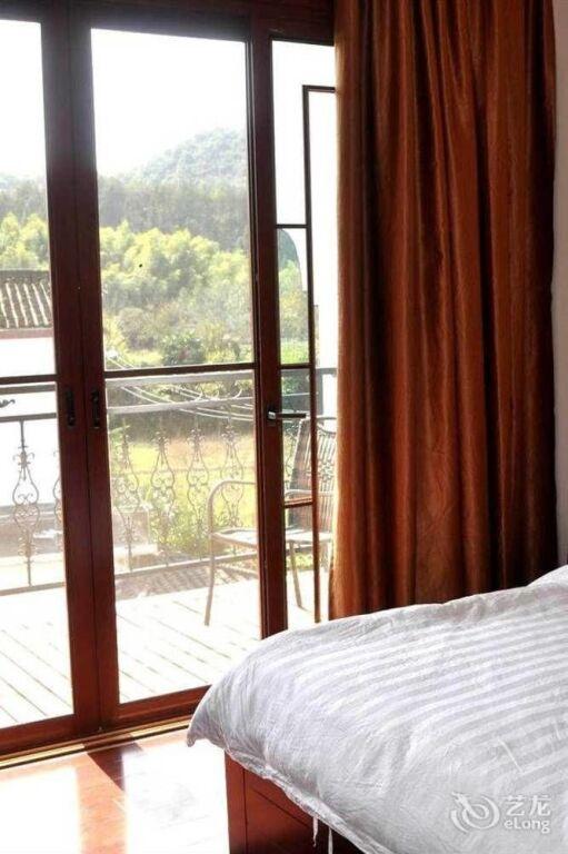 Шанграо: Wuyuan Huayuan Mountain Villa