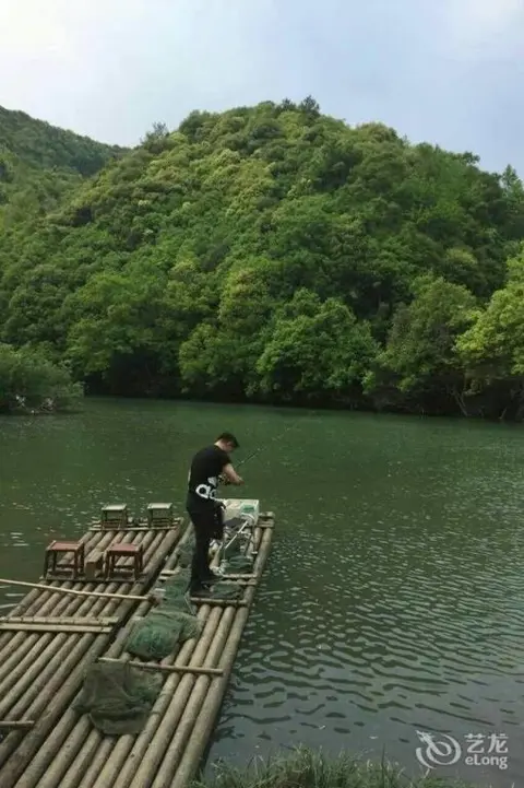 Шанграо: Wuyuan Huayuan Mountain Villa