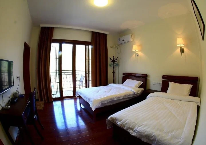 Шанграо: Wuyuan Huayuan Mountain Villa
