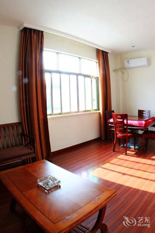 Шанграо: Wuyuan Huayuan Mountain Villa
