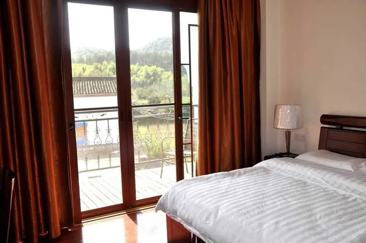 Шанграо: Wuyuan Huayuan Mountain Villa