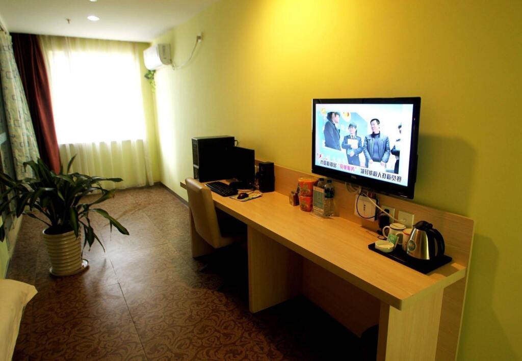 Уху: Fast 109 Hotel