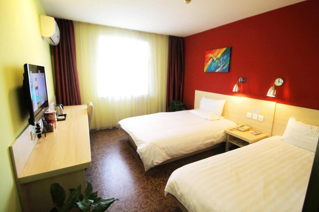 Уху: Fast 109 Hotel
