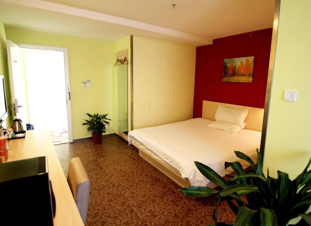 Уху: Fast 109 Hotel