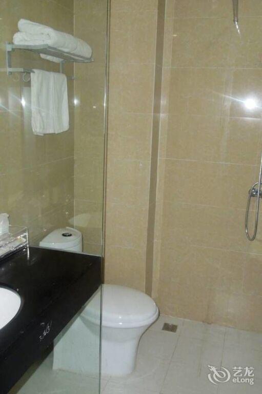 Наньнин: Jiangyuan Business Hotel