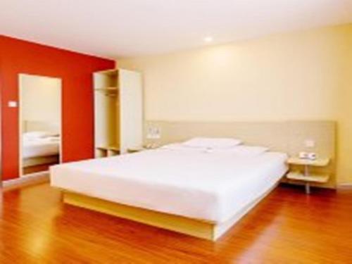 carousel image 0
