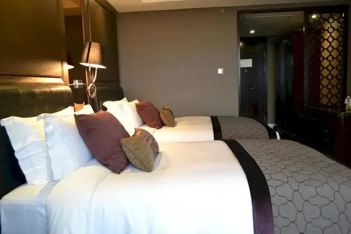 Дэян: Deyang Care Feeling Grand Hotel
