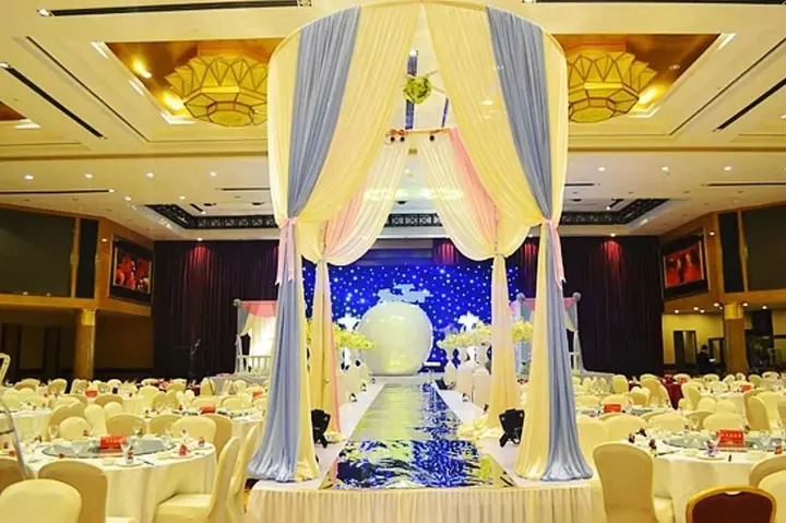 Дэян: Deyang Care Feeling Grand Hotel