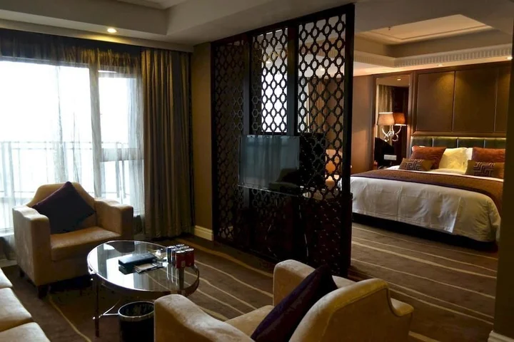 Дэян: Deyang Care Feeling Grand Hotel