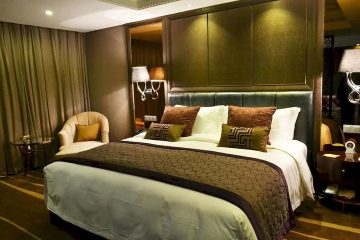Дэян: Deyang Care Feeling Grand Hotel