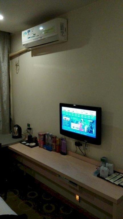 Юйлинь: Qianjing Hotel Chain