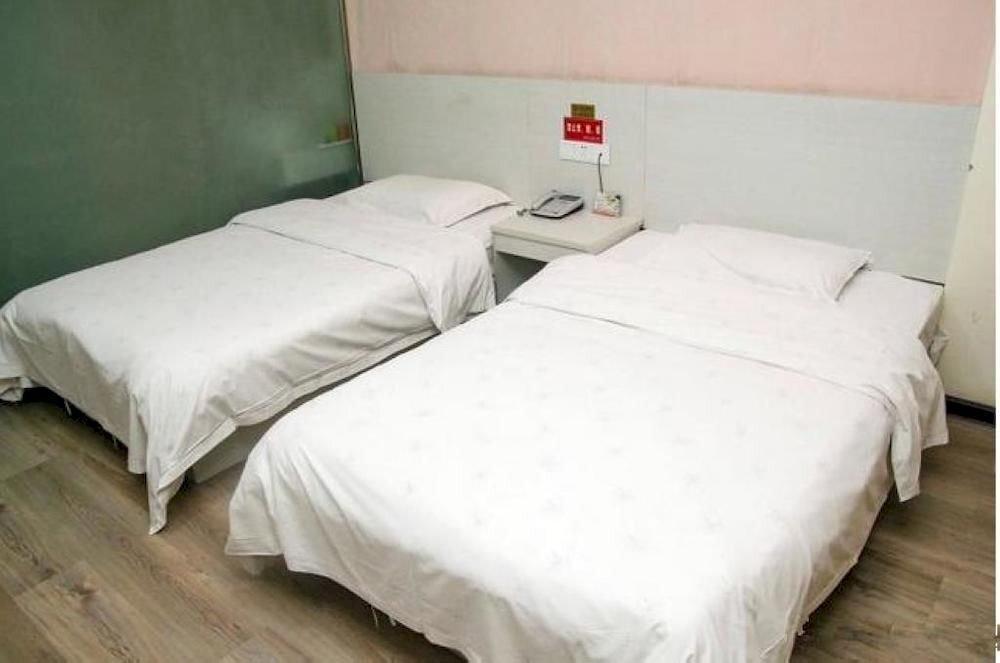 Ичан: Lily Holiday Hotel (Yichang East Railway Station Fujiuyuan Xintiandi Branch)