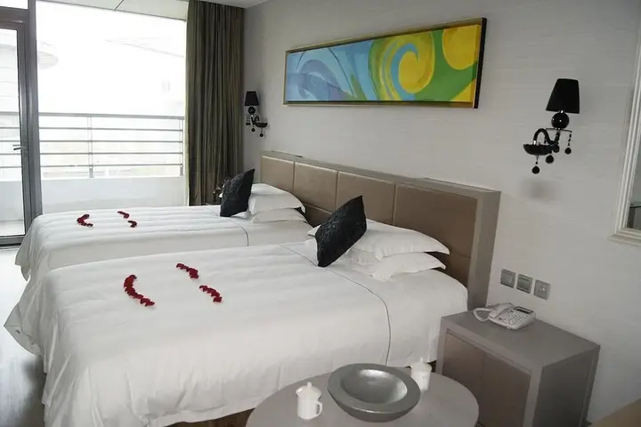 Жичжао: Century Sailboat Apartment Hotel