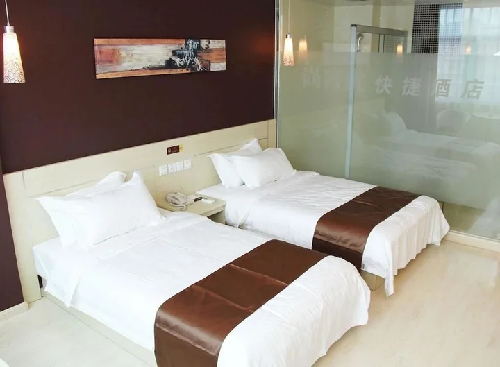 Дунъян: Thankyou Hotel