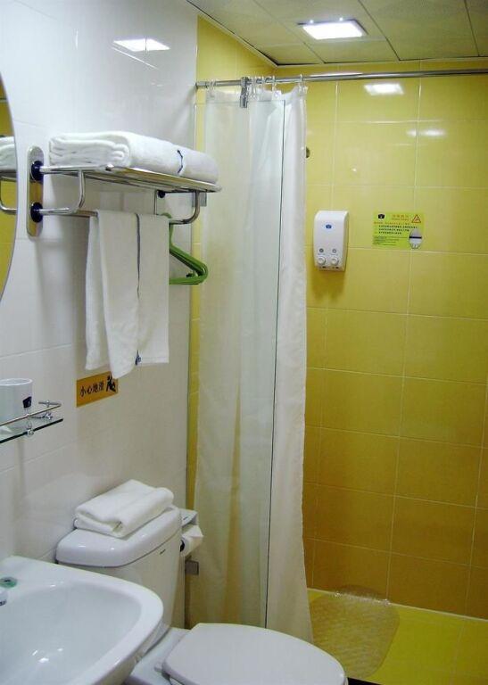 Фошань: Home Inn (Shunde Midea Headquarters Beijiao Park Subway Station Branch)
