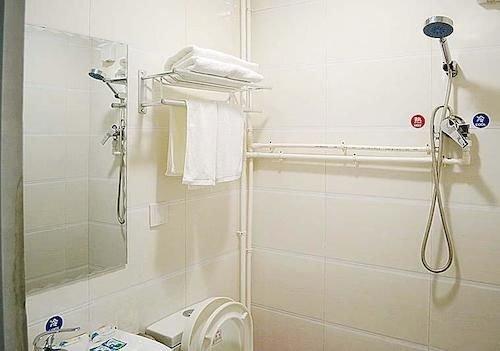 Лаиву: Jinshang Hotel