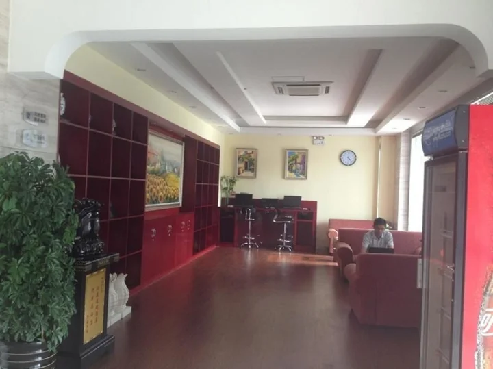 Линьи: Home Inn Linyi Bus Station East Gate Jucai Road