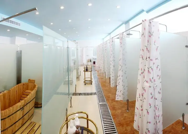 Цзиньчжун: Financial Hotel