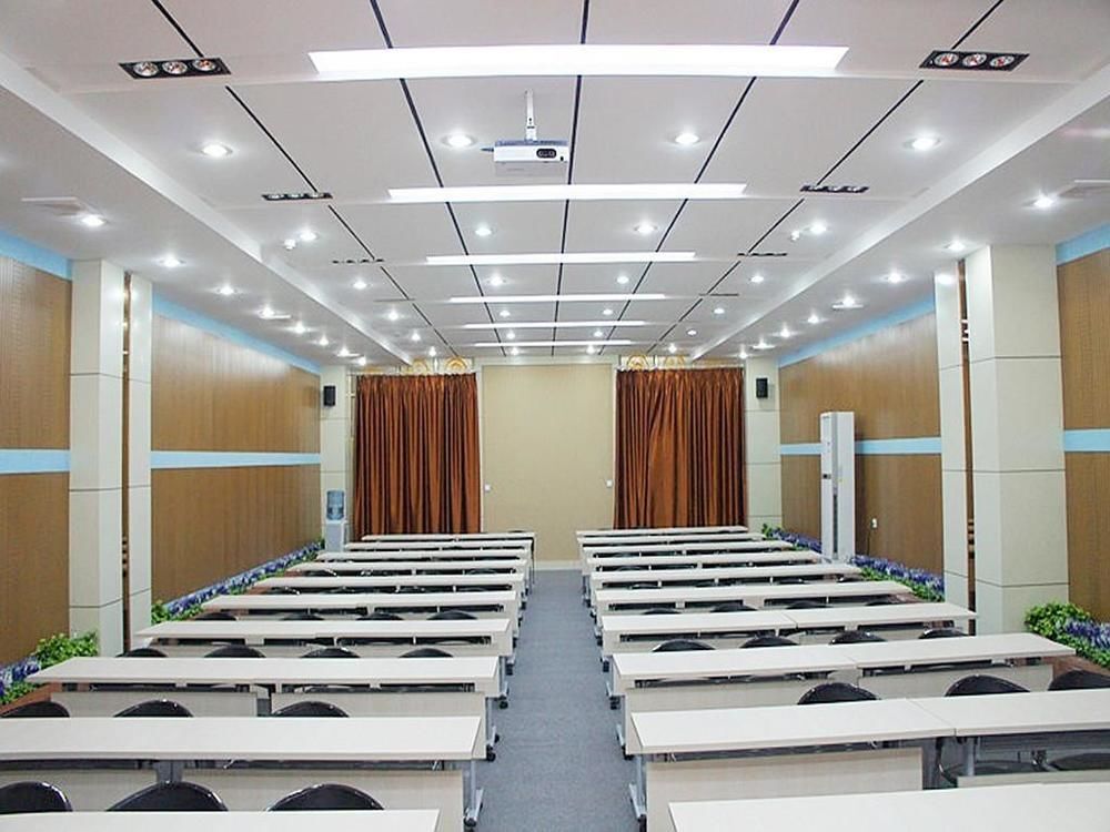 Линьи: Yiyi Fashion Hotel