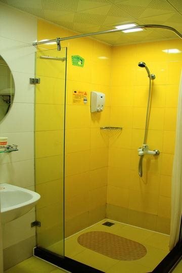 Хейан: Home Inn Heyuan Railway Station