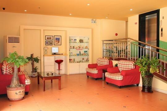 Хейан: Home Inn Heyuan Railway Station