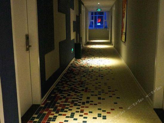 Циньчжоу: Zijinghua City Hotel