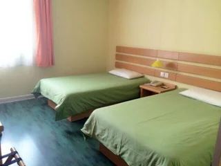 Шиянь: Home Inn Shiyan Bailang Auto Parts City