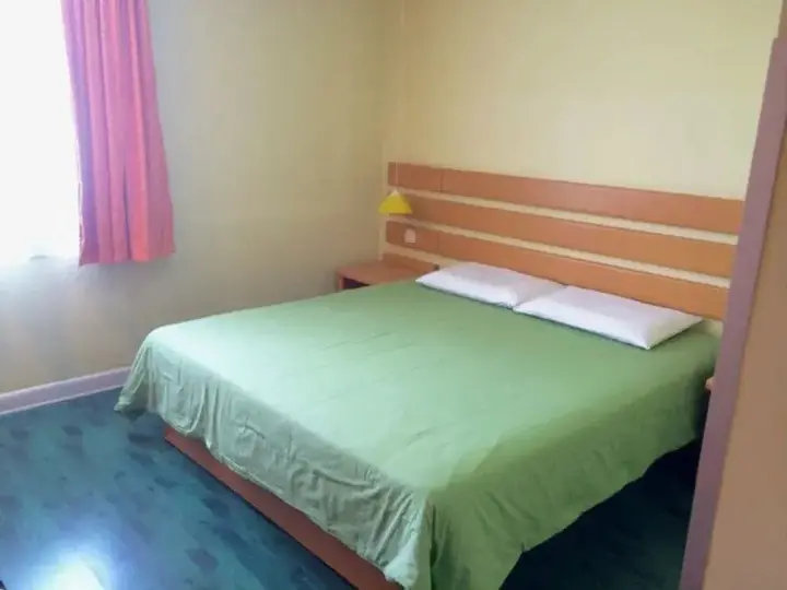 Шиянь: Home Inn Shiyan Bailang Auto Parts City