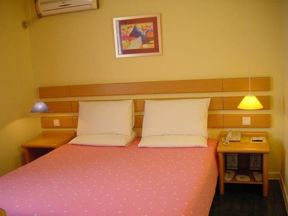 Шиянь: Home Inn Shiyan Bailang Auto Parts City