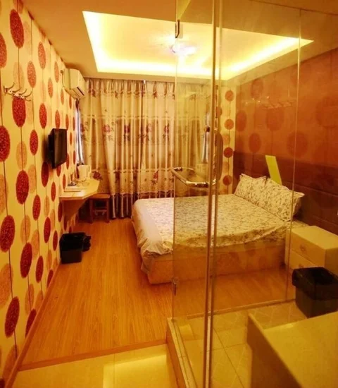 Шанхай: Shanghai Xinyuan Theme Hotel