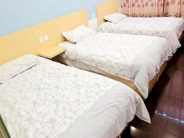 Шанхай: Shanghai Xinyuan Theme Hotel