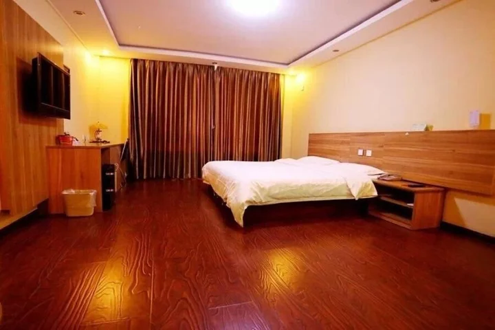 Инкоу: Yingkou Bayuquan Jin'gangwan Business Hotel