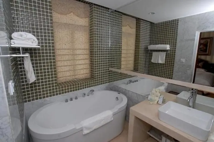Шицзячжуан: Hebei Bailu Hot Spring Hotel