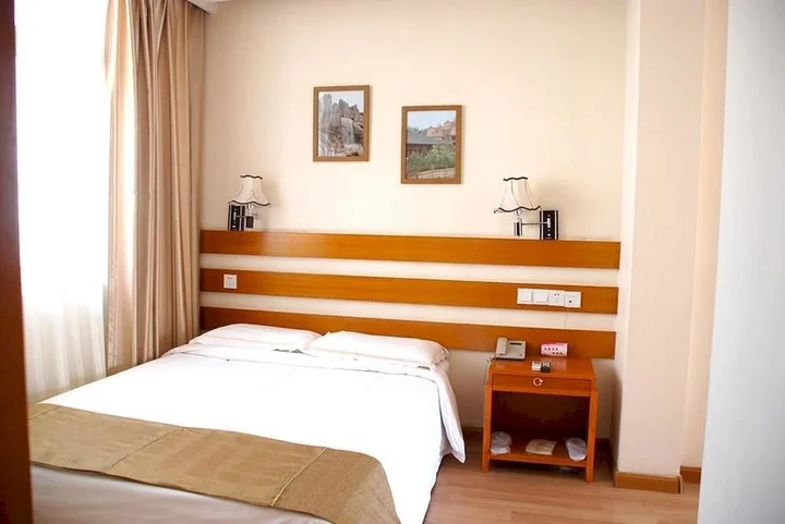 Шицзячжуан: Hebei Bailu Hot Spring Hotel
