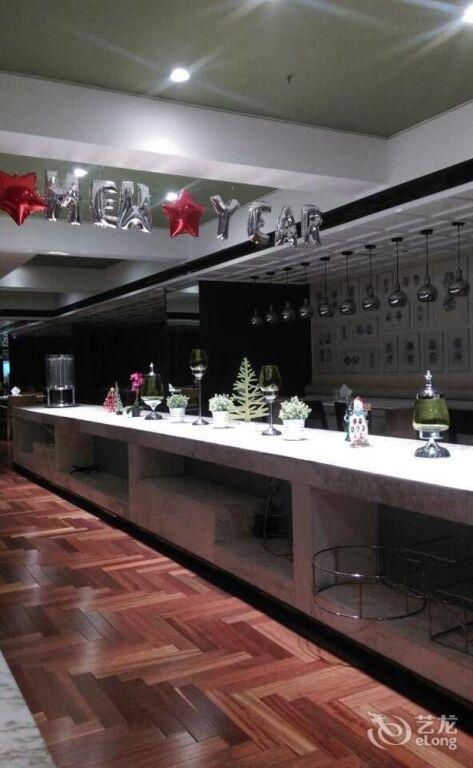 Лоян: Hotel Vanlee ZS