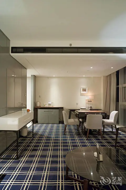 Лоян: Hotel Vanlee ZS