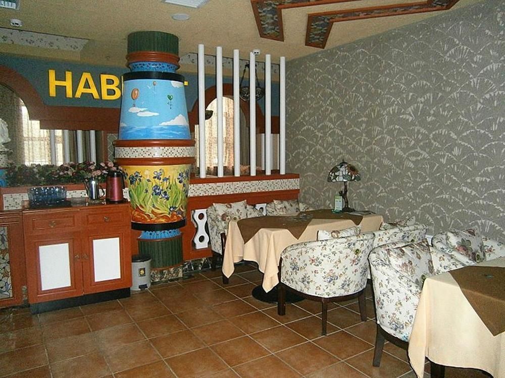 Уху: Everyday Inn