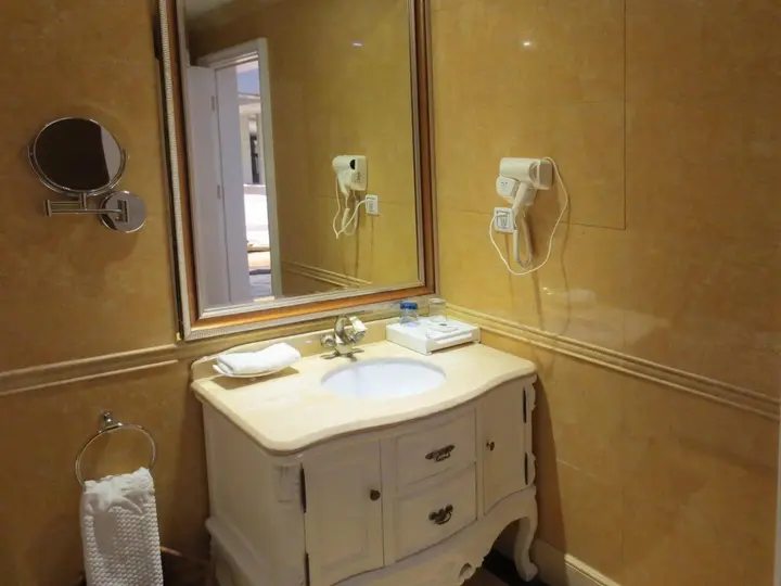 Ухань: Guangxin International Hotel