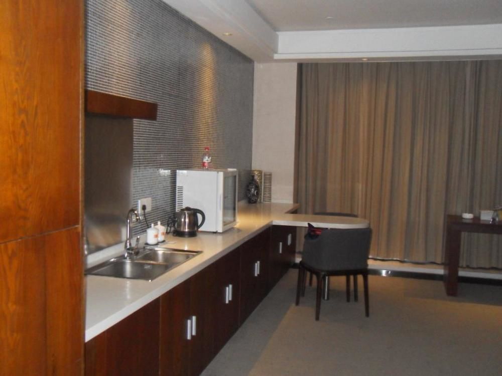 Яньчэн: Yancheng Youth Club and Reading Hotel