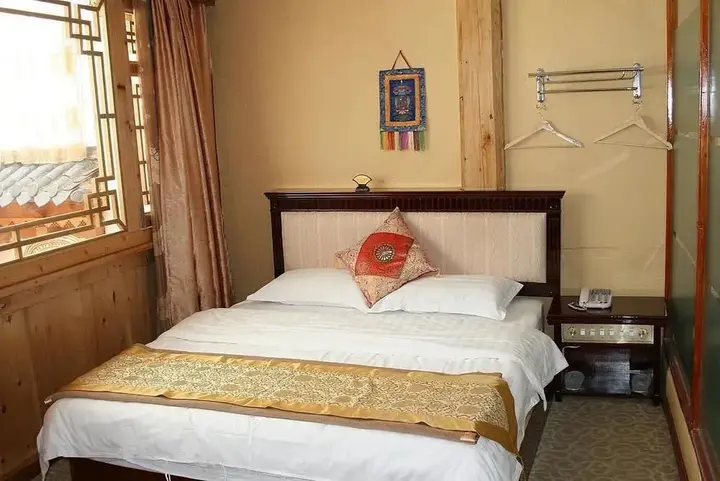 Шангри-Ла: Shangri-la Tibetan Family Inn