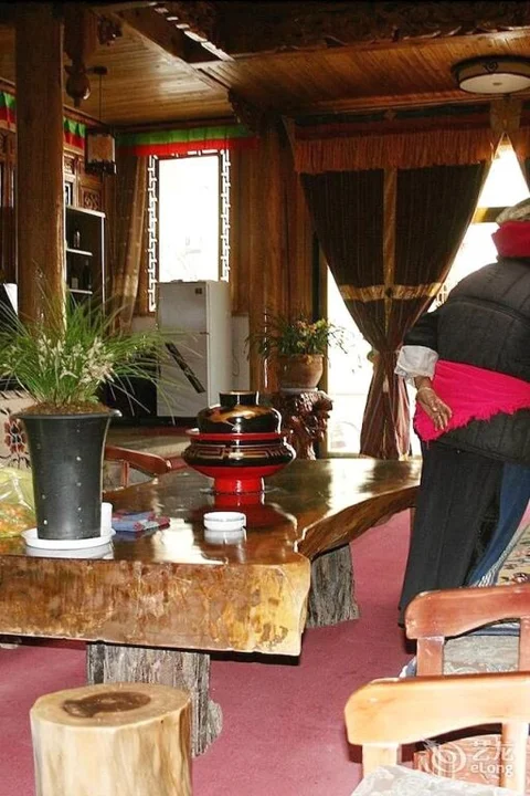 Шангри-Ла: Shangri-la Tibetan Family Inn